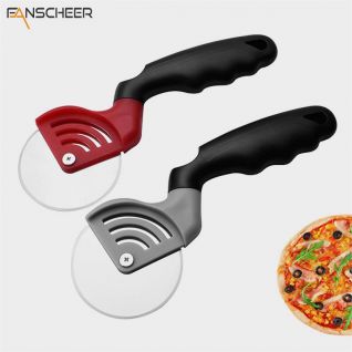 Creative pizza knife