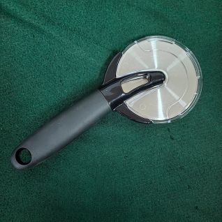 Stainless steel pizza wheel knife